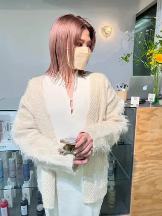 セミロング カラー 顔周りレイヤー/韓国 ブリーチminamiのヘアスタイル