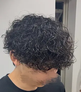 パーマ メンズ センターパート/フェ ザー🔥SHUYAのヘアスタイル