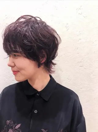 ショート 岸田 梓武生のヘアスタイル