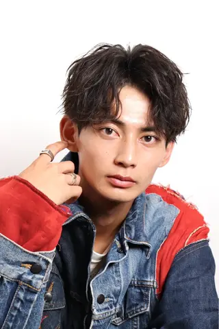 ミディアム パーマ メンズ 竹内 奨のヘアスタイル