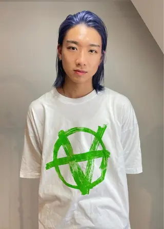 ミディアム カラー メンズ オカモト ミユウのヘアスタイル