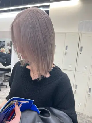 セミロング カラー ハイトーンカラー🐬 えりかのヘアスタイル