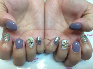 ネイル ネイルリボン 受付スタッフのネイルデザイン