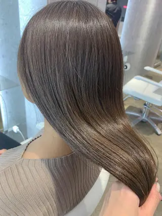 ロング カラー 山下 千明のヘアスタイル