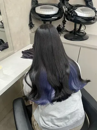 ロング 寒色/ベージュヘア ブリーチありMiOのヘアスタイル