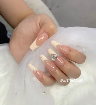 セミロング Pio Mielのネイルデザイン