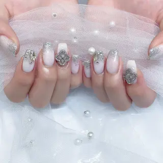 ネイル misaki 🩰‎🤍🎀のネイルデザイン