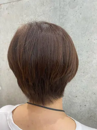 ショート な つのヘアスタイル