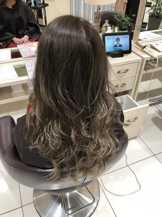 セミロング カラー 難しい髪質の縮毛矯正 高岡/射水/髪質改善のヘアスタイル