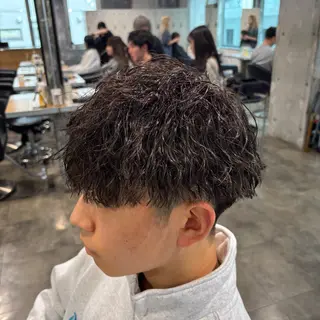 メンズ 🪽直毛男子の救世主 🪽フェザーパーマのヘアスタイル