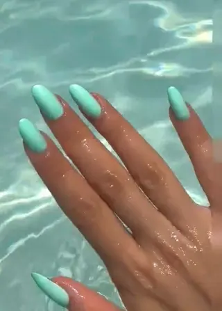 ネイル 高木 維麗絲のネイルデザイン