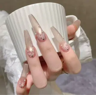 ネイル 長さ出し専門 パーツのネイルデザイン