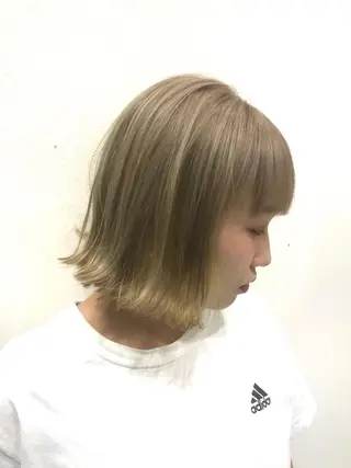 ショート ブリーチカラー☆ 再生トリートメントのヘアスタイル