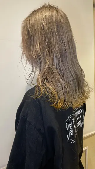ミディアム カラー レイヤー×艶髪特化 マネージャー安藤光司のヘアスタイル