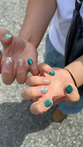 ネイル salon de 4H所属・小林 麻里のネイルデザイン