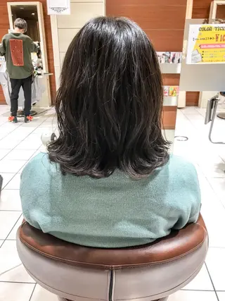ミディアム カラー パーマ テラモト カズヨシのヘアスタイル