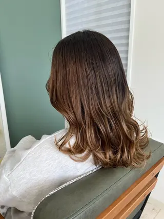 セミロング M.arc 【マーキ】のヘアスタイル