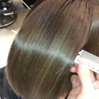 セミロング カラー ケア剤オタク×海外 ヘア長谷川裕起のヘアスタイル