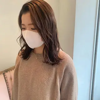 ミディアム SAKINO． ベージュカラーのヘアスタイル