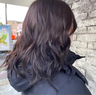 セミロング カラー 芥川 未優のヘアスタイル