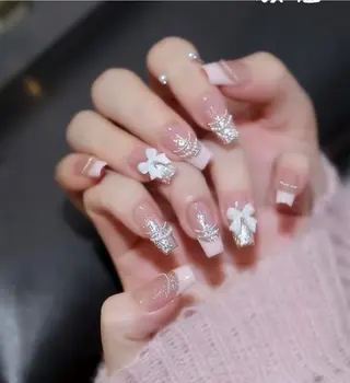 ネイル NiNa ビューティーサロン所属・Ni Naのネイルデザイン