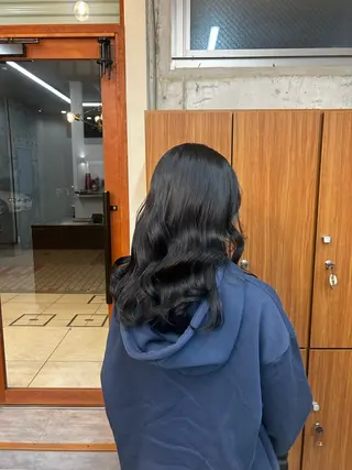 ロング カラー 顔周りレイヤー/ ふわあいりのヘアスタイル