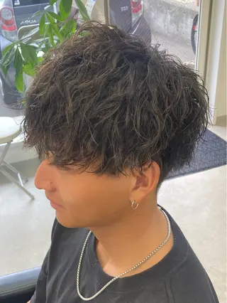 ミディアム パーマ メンズ 深堀 勇弥のヘアスタイル