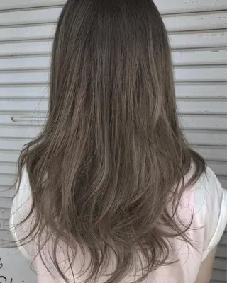 セミロング カラー レイヤーカット匠 イソザキノリユキのヘアスタイル