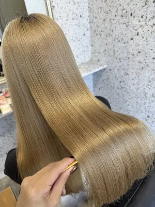 ロング パーマ mood 髪質改善 ダブルカラーのヘアスタイル