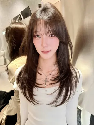 ロング ヘアアレンジ 大宮‎縮毛矯正🩵 レイヤー　佐藤和のヘアスタイル