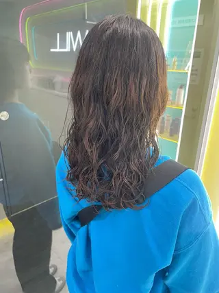 セミロング カラー パーマ ヘアアレンジ メンズ 透明感カラー・レイヤ ー🎀amika🎀のヘアスタイル