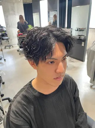 ショート カラー パーマ メンズ _WHITE / KENTOのヘアスタイル