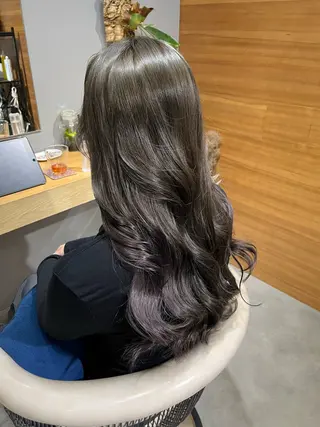 ロング カラー 透明感ハイトーン🦄 キラ🌈のヘアスタイル