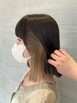 ミディアム カラー サキ🤍ハイトーン 🩰くびれ巻きヘアのヘアスタイル
