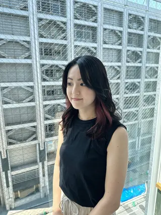 ミディアム ブリーチなし/レイヤ ー特化🌈Tommyのヘアスタイル