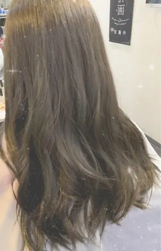 セミロング カラー 中本 愛理のヘアスタイル