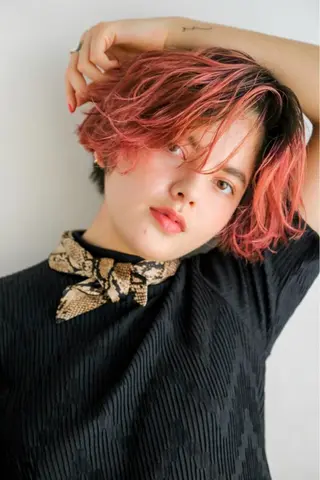 ショート カラー ヘアアレンジ Flamme Annaのヘアスタイル
