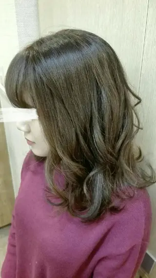 ミディアム カラー パーマ ヘアアレンジ ネイル マツエク・マツパ MEGUMI megumiのヘアスタイル