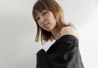 ミディアム カラー ツジガキ ユウスケのヘアスタイル