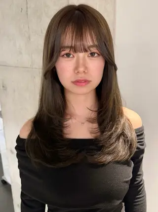 セミロング カラー MIES amane(アマネ)のヘアスタイル