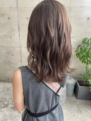 ミディアム カラー 日高 香織のヘアスタイル