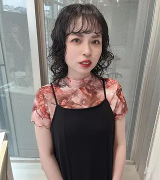 ミディアム ウルフカット/吉村 桃子のヘアスタイル
