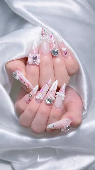 ネイル LEELA NAIL STUDIOのネイルデザイン
