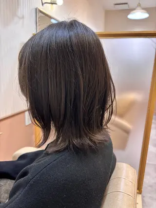ミディアム 吉井 愛のヘアスタイル