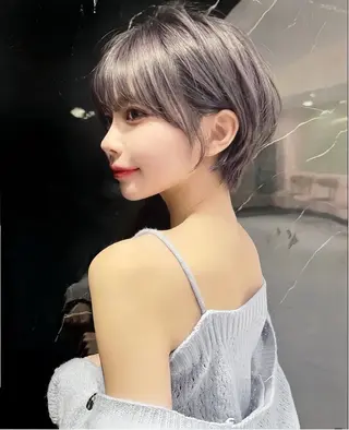 ショート レイヤー/髪質改善 /透け感カラー/艶髪のヘアスタイル