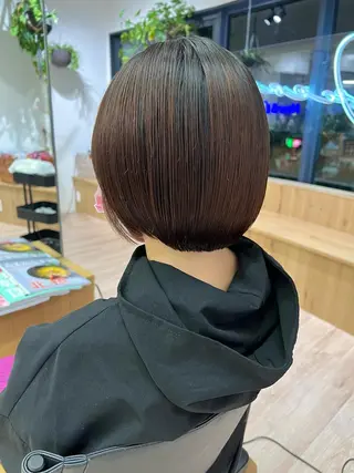 ショート 艶ベージュ/オリーブ カラー🫒airiのヘアスタイル