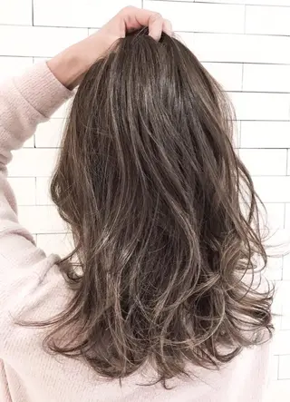セミロング カラー 土谷 敦郎のヘアスタイル