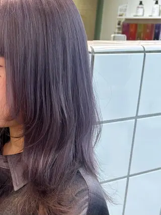 ミディアム カラー ベージュ/ダブルカラ ー/新潟駅/青柳萌果のヘアスタイル