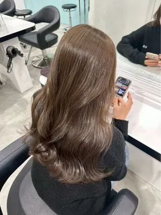 セミロング カラー ✮⋆˚透明感ベージュ sana🧸🩷のヘアスタイル