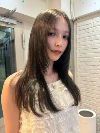 セミロング 🍎デザインカラー /カエデ🍎のヘアスタイル
